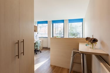 1 bed studio, St Peters Road, City Centre, Bournemouth, BH12NT - Image 3